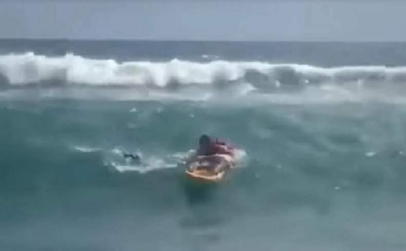 Hendak Ceburkan Diri ke Laut, Perempuan Muda di Bali Diselamatkan Penjaga Pantai