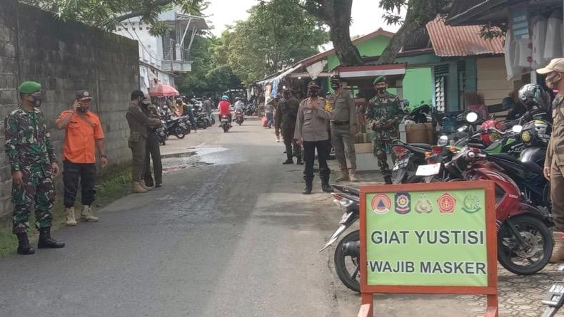 title Tim Gabungan Operasi Penegakan Disiplin Protokol Kesehatan Covid-19 di Pasar Muntok Tim Gabungan Operasi Penegakan Disiplin Protokol Kesehatan Covid-19 di Pasar Muntok