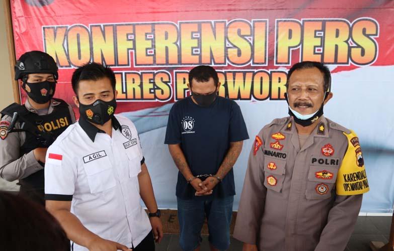 Sebarkan Konten Pornografi di Medsos, Muncikari Ditangkap