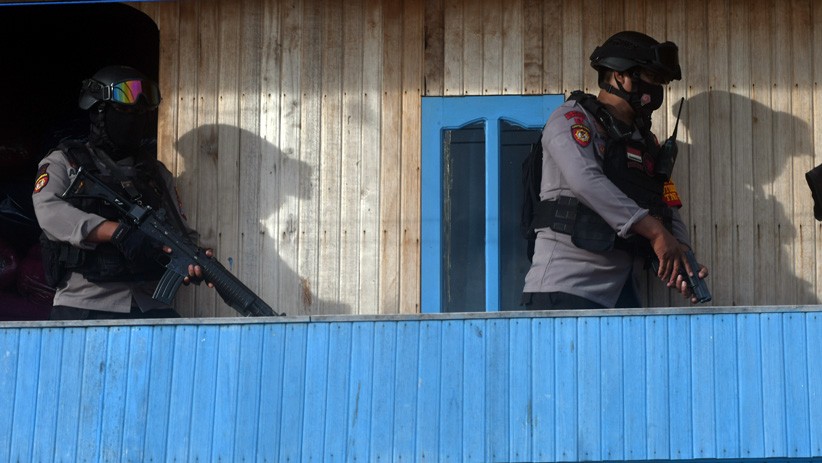 Kejar Terduga Teroris, Polisi Periksa Rumah-Rumah Warga Mamboro Palu Utara - Bagian 2