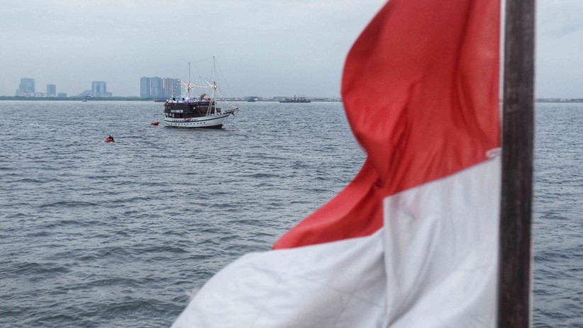 Menikmati Laut Jakarta Naik Kapal Pinisi - Bagian 3