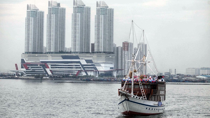 Menikmati Laut Jakarta Naik Kapal Pinisi - Bagian 4