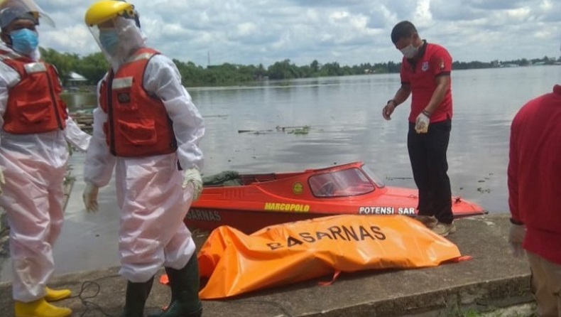  Mayat Laki-Laki Tanpa Identitas Mengambang di Sungai Kapuas, Polisi dan Tim SAR Evakuasi