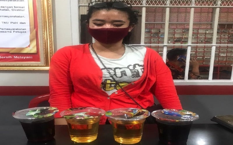 Selundupkan Miras dalam Kemasan Jus ke Lapas Banceuy, Emak-emak Ditangkap