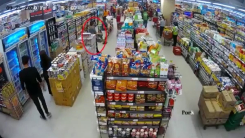 Aksi Pencuri di Swalayan Medan Terekam CCTV, Modusnya Pura-Pura Belanja