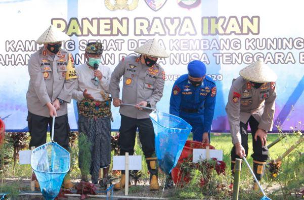 Kabaharkam Komjen Agus Andrianto Pantau Babak Akhir Lomba Kampung Sehat NTB