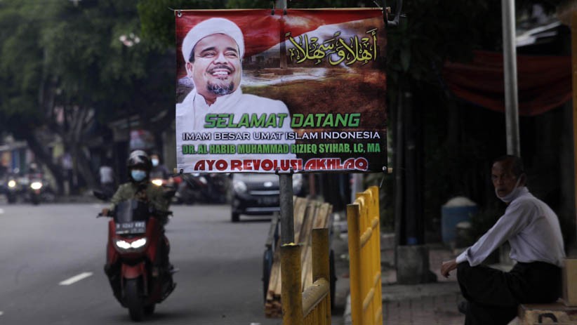 Jelang Habib Rizieq Pulang, Spanduk Penyambutan Bertebaran di Petamburan - Bagian 2
