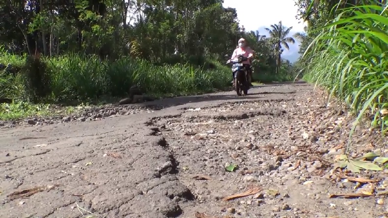 title Jalur Evakuasi Erupsi Merapi Rusak, Ombudsman Surati Bupati Klaten dan Gubernur Jateng Jalur Evakuasi Erupsi Merapi Rusak, Ombudsman Surati Bupati Klaten dan Gubernur Jateng