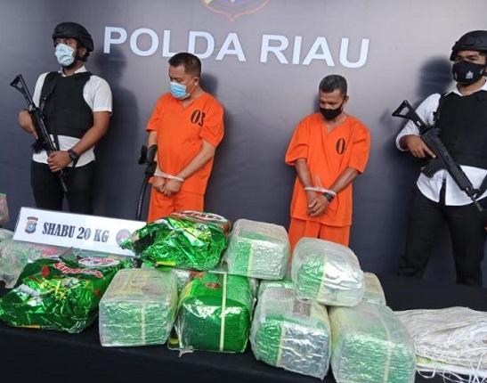 Polda Riau Bongkar Jaringan Narkoba, 20 Kg Sabu Disita, 1 Pelaku Tewas Ditembak