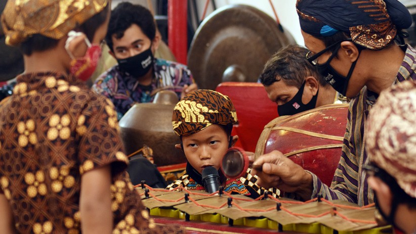 Dalang Cilik Semarang Tetap Bersemangat Berlatih di Tengah Pandemi Covid-19 - Bagian 7