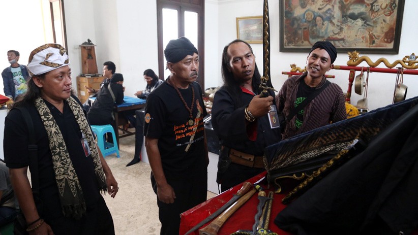 Sambut Hari Pahlawan, Paguyuban Ini Pamerkan 1.000 Benda Pusaka - Bagian 4