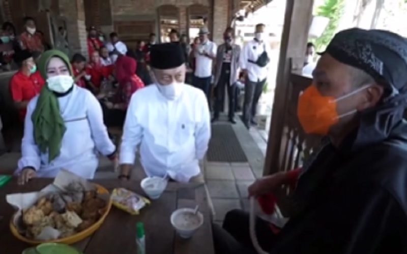 Ganjar Sindir Laporan Warga ke Cabup Ponorogo, Sugiri: Saya Tak Pernah Ganti Nomor Telepon