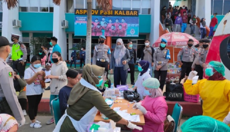 Rapid Test, 16 Warga Berolahraga di Stadion Sultan Syarif Pontianak Reaktif Covid-19