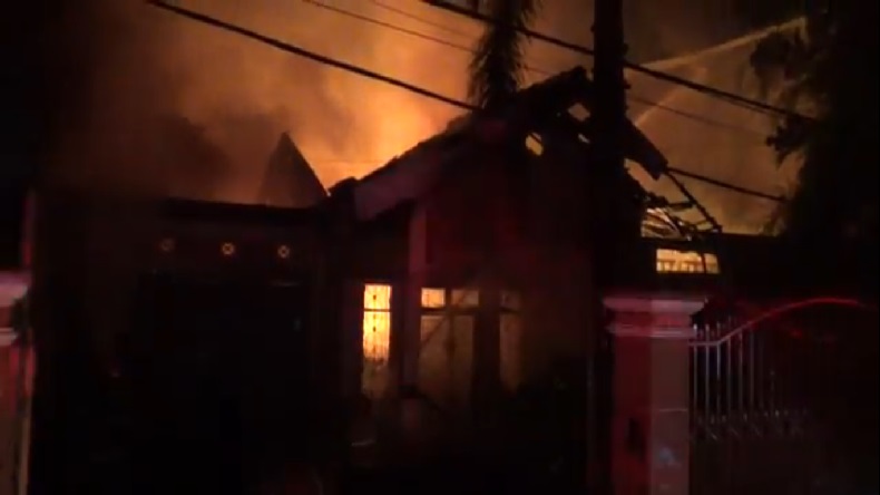 Rumah Mewah Dokter Spesialis di Makassar Terbakar, Diduga Korsleting Listrik