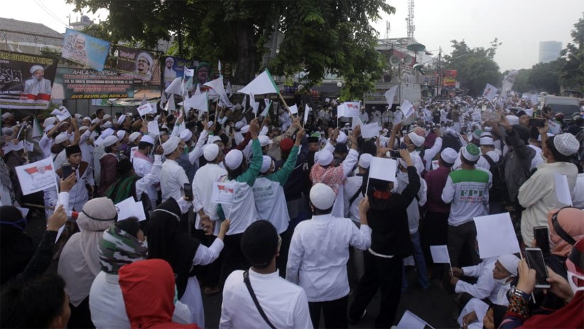 Ribuan Massa FPI Siap Sambut Habib Rizieq di Petamburan - Bagian 1
