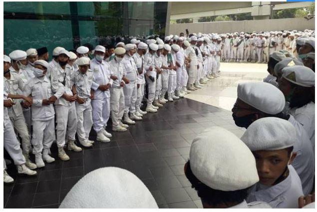 Tidak Terdaftar di Kemendagri, FPI : Enggak Peduli  