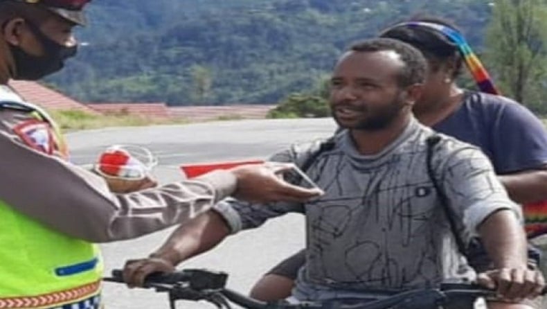 Tukang Ojek di Tolikara Ikut Motivasi Masyarakat Patuh Berlalu Lintas