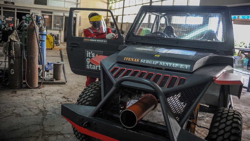 Penampakan Mobil Listrik Spesialisasi Antiterorisme Karya Itenas Bandung - Bagian 1