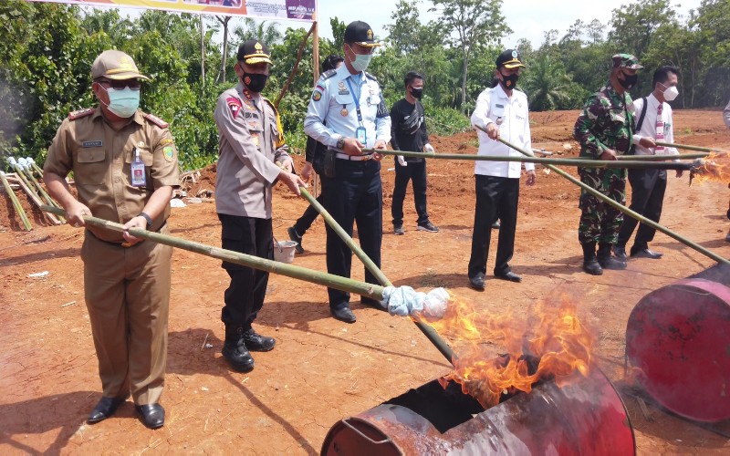 Kapolda Sumsel Bakar 748 Kg Ganja asal Aceh di Empat Lawang 