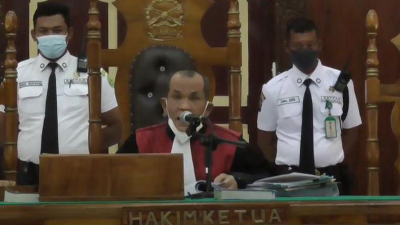 title Penetapan Tersangka Sah, Hakim Tolak Praperadilan Ketua KAMI Medan Khairi Amri Penetapan Tersangka Sah, Hakim Tolak Praperadilan Ketua KAMI Medan Khairi Amri