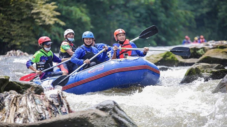 Bima Arya Susuri Sungai Ciliwung dari Bogor hingga Pintu Air Manggarai