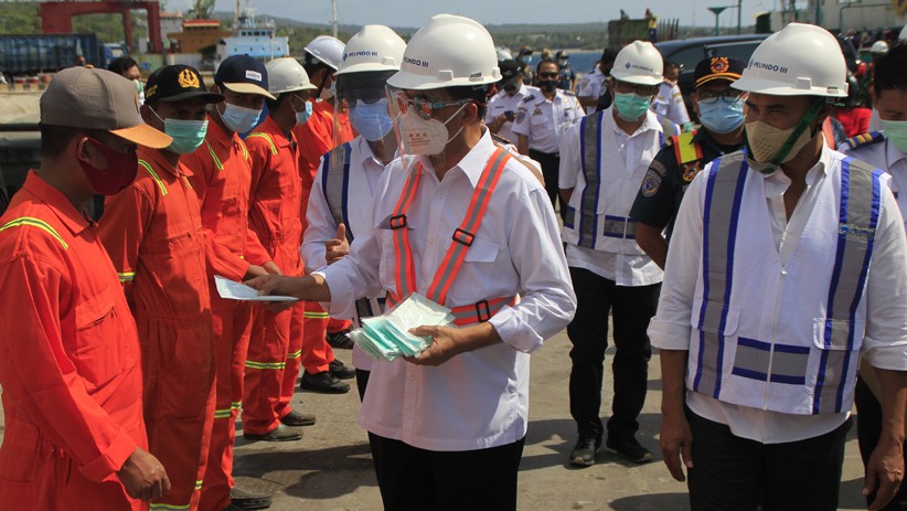 Menhub Budi Karya Sumadi Cek Kapal Tol Laut di Kupang - Bagian 2