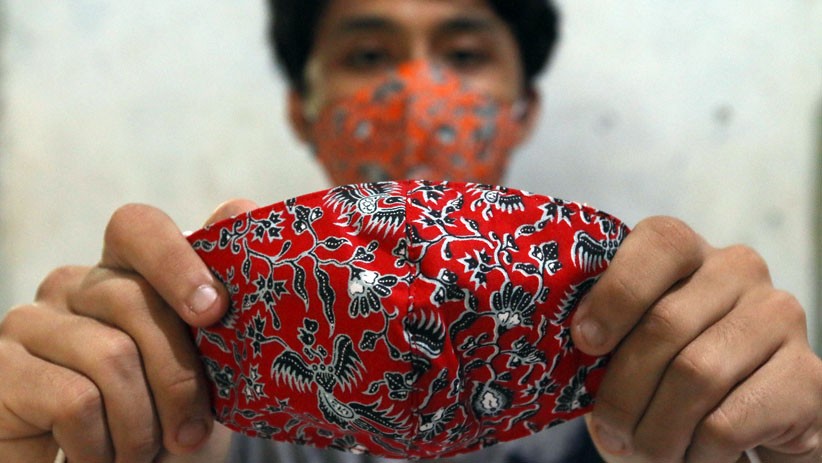 Pembuatan Masker Kain Motif Batik - Bagian 1