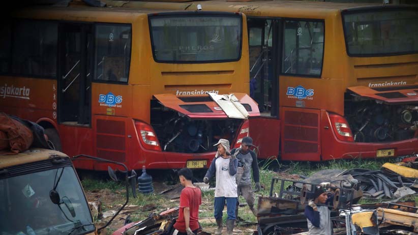 Penampakan 300 Bus Transjakarta Dipotong-potong Jadi Bagian Kecil - Bagian 5
