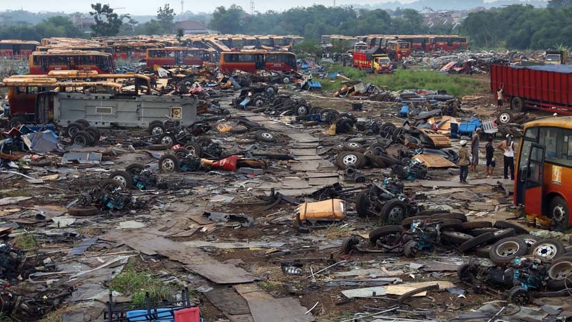 Penampakan 300 Bus Transjakarta Dipotong-potong Jadi Bagian Kecil - Bagian 2