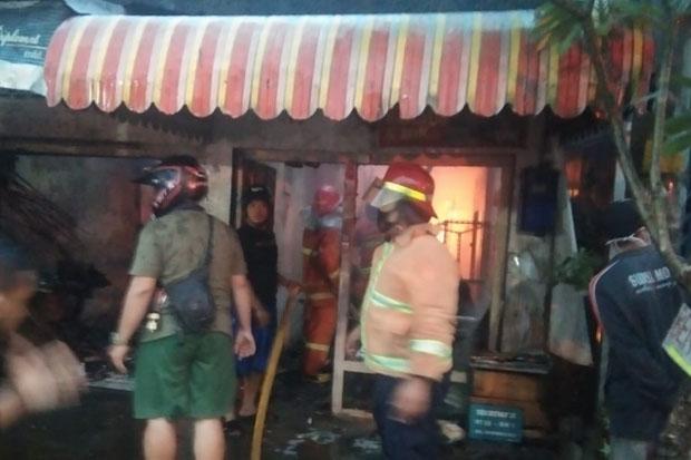 Tiga Kios Ludes Terbakar, Diduga Akibat Arus Pendek