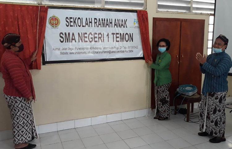 title Dicanangkan Jadi Sekolah Ramah Anak, Tak Boleh ada Bullying Siswa di SMAN 1 Temon Dicanangkan Jadi Sekolah Ramah Anak, Tak Boleh ada Bullying Siswa di SMAN 1 Temon