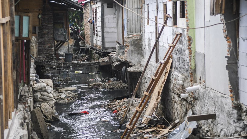 Antisipasi Banjir, 150 Bangunan di Saluran Penghubung Poncol Dibongkar - Bagian 2