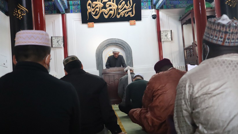 Seluruh Masjid di China Kembali Dibuka, Salat Jumat Terapkan Protokol Kesehatan - Bagian 2