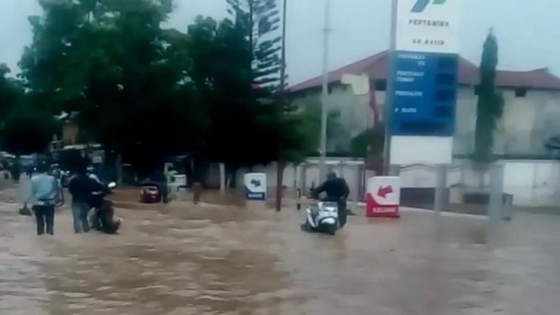 Hujan Deras, Pameungpeuk Garut Kembali Diterjang Banjir dan Longsor