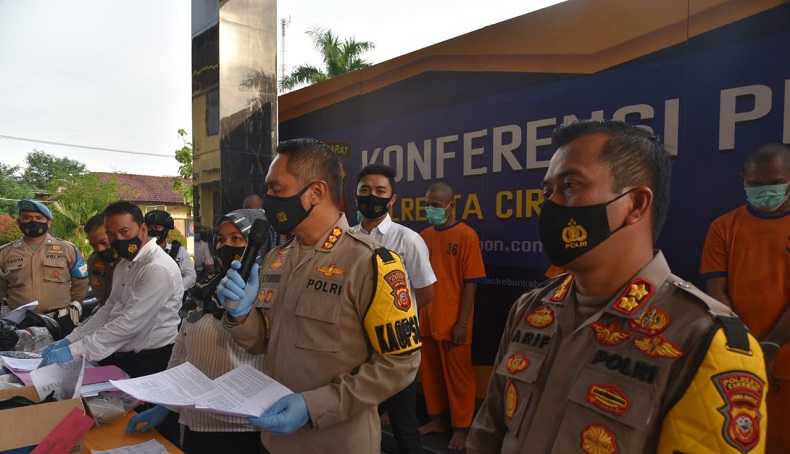 Jadi Pengepul Judi Togel Online, Buruh di Cirebon Ditangkap