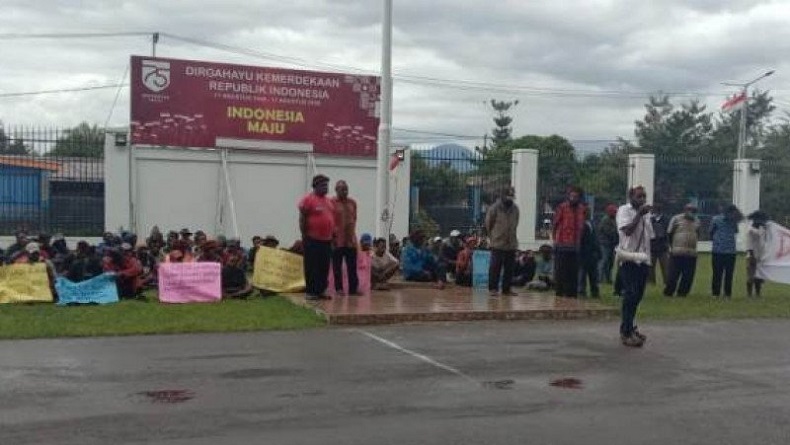 Demo ke Kantor Bupati, Warga Jayawijaya Minta Presiden Lanjutkan Otsus