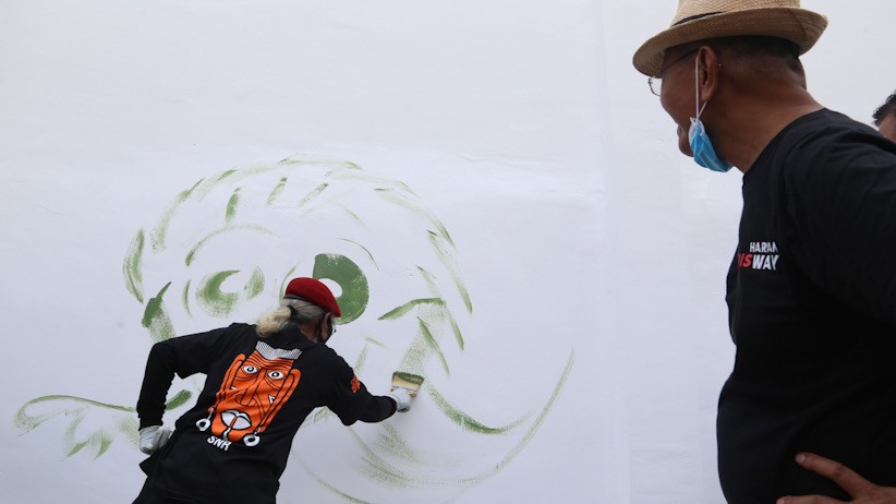 Dahlan Iskan Buka Lomba Mural Hari Pahlawan - Bagian 2