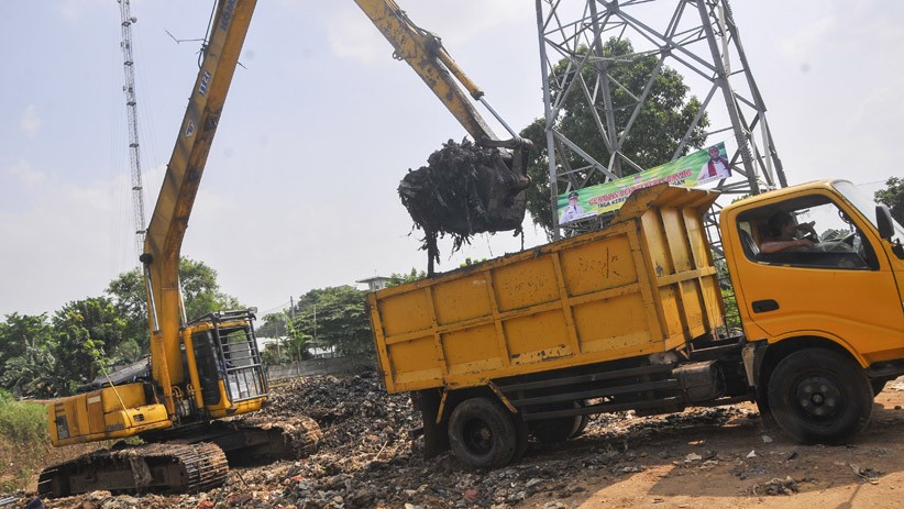 Pembersihan Sampah di Kali Jambe Bekasi Butuh Waktu 5 Hari - Bagian 2