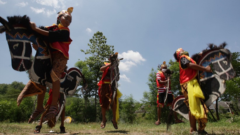 Semangat Anak-Anak Berlatih Jathilan di Kampung Jawi Semarang - Bagian 3