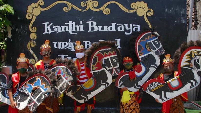 Semangat Anak-Anak Berlatih Jathilan di Kampung Jawi Semarang - Bagian 4