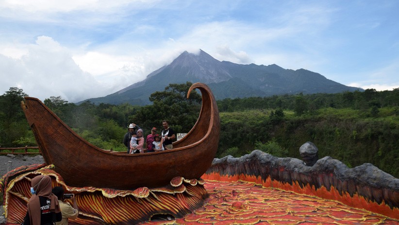 Gunung Merapi Siaga, Kawasan Kaliadem Banyak Dikunjungi Wisatawan - Bagian 4