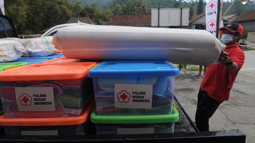 PMI Boyolali Suplai Perlengkapan Pengungsi Gunung Merapi - Bagian 1