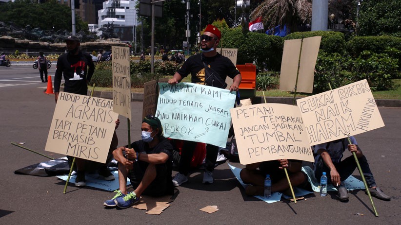 Aksi Damai Petani Tembakau Menolak Kenaikan Cukai Rokok - Bagian 3
