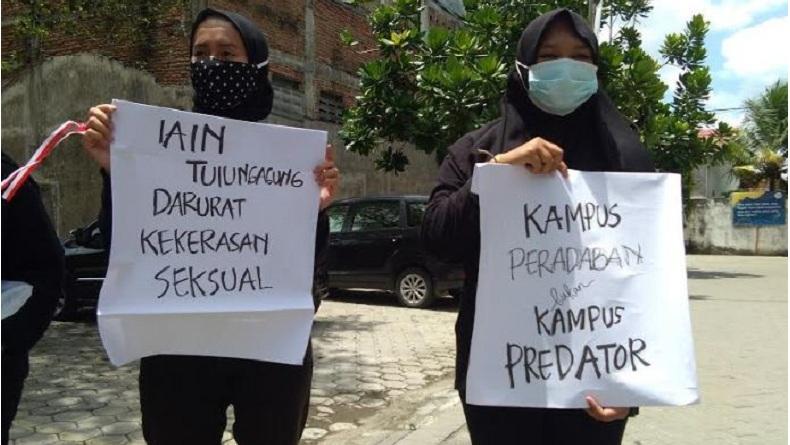 title Mahasiswa IAIN Tulungagung Demo Kasus Dugaan Pelecehan Seksual Mahasiswa IAIN Tulungagung Demo Kasus Dugaan Pelecehan Seksual
