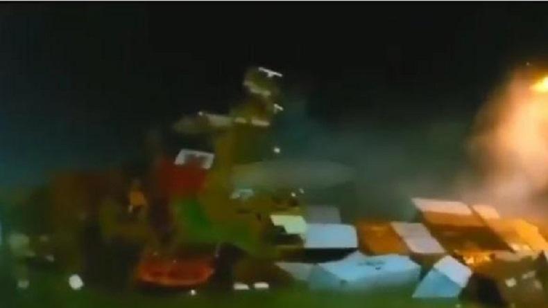 Diduga Ada Kesalahan Penataan Kontainer, Kapal Kargo Terbalik di Dermaga Surabaya