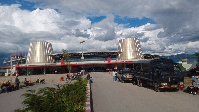 Balik ke Jayapura, MRP Khawatir Terjadi Perang Warga di Bandara Wamena