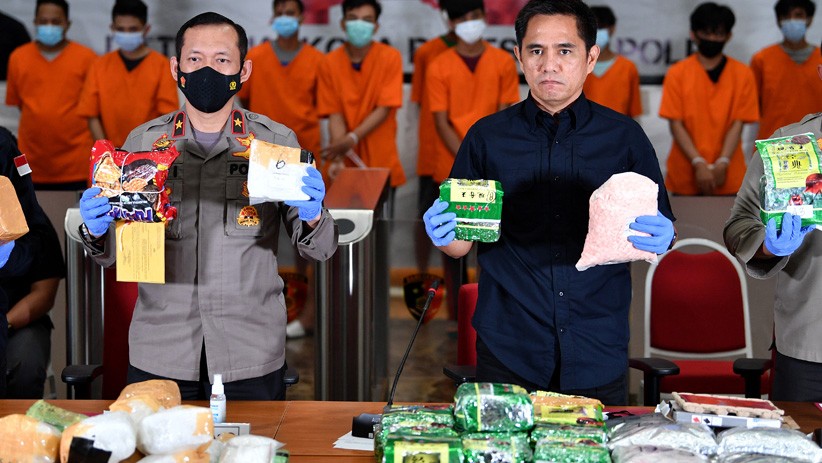 Bareskrim Polri Ungkap Peredaran Narkoba, Barang Bukti 52,4 Kg Sabu - Bagian 1
