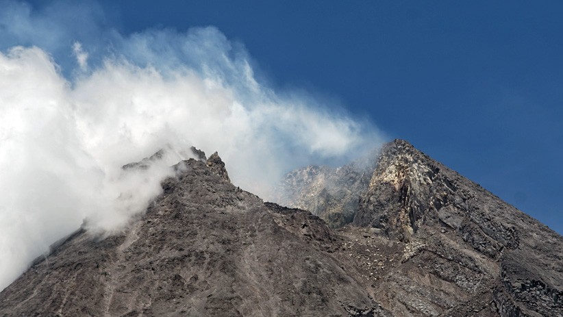 BPPTKG Jelaskan Kubah Lava Merapi Sebagian Telah Runtuh