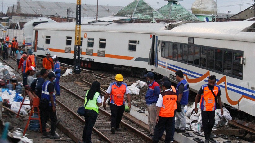 Penampakan Kereta Api Meluncur Tanpa Kendali Sejauh 2 Km di Malang - Bagian 2
