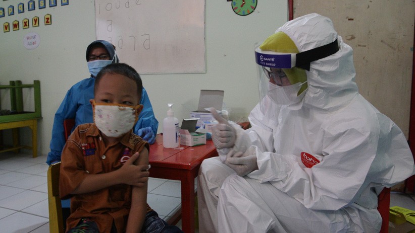 Vaksinasi Difteri dan Tetanus Siswa SD di Semarang - Bagian 1